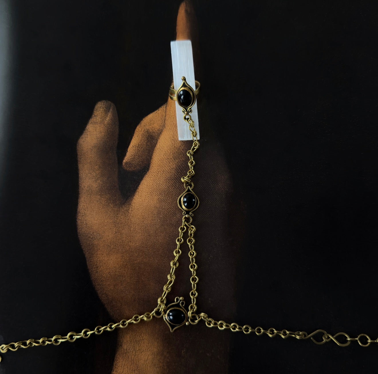 Onyx Dainty Handchain