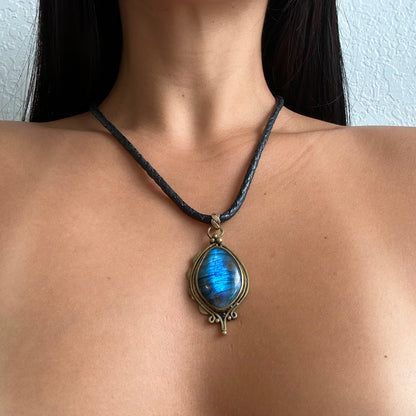 Labradorite Leather Necklace